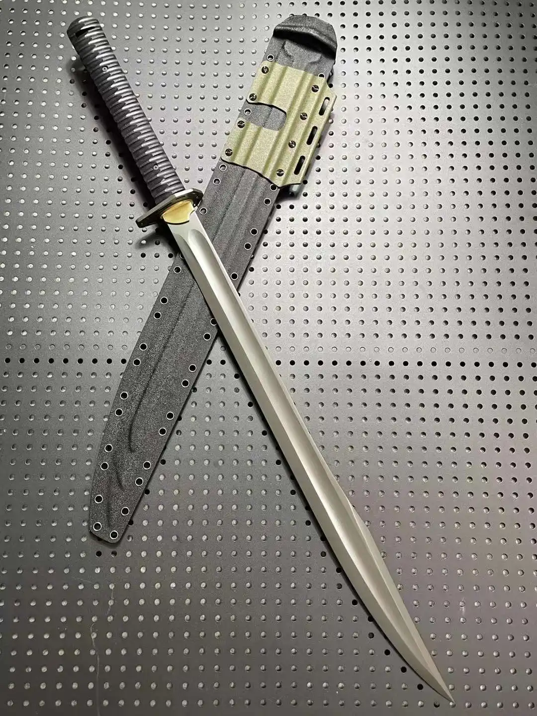 Mutant Sparta - Warrior, Western Battle Broadsword Sword,Multi Folded Refined 60Si2CrVA Steel Blade,Stainless Plated w/ Titanium