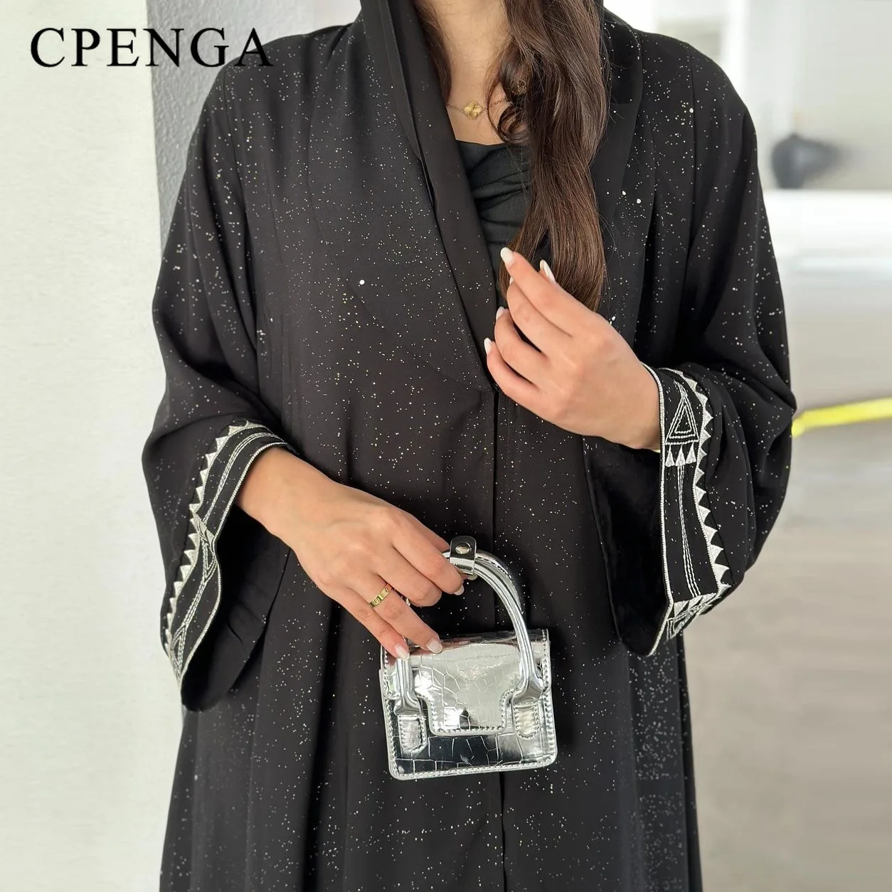 

Женский скромный кардиган с вышивкой, элегантное однотонное пальто с длинными рукавами в мусульманском стиле, пальто в стиле Саудовской Аравии, Дубая, Абайи, ислама, 2024