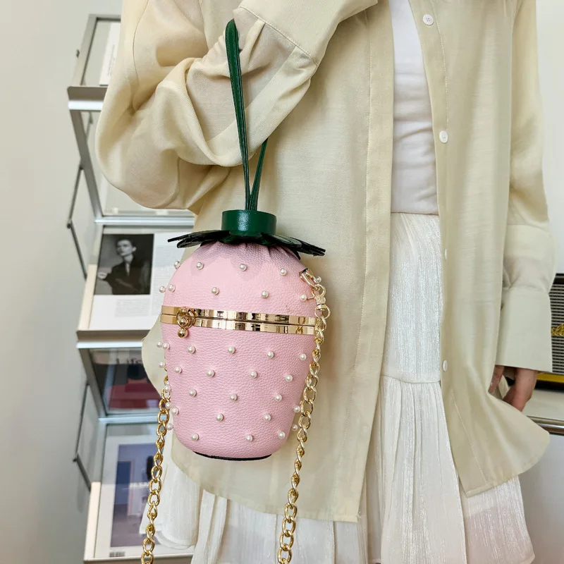 Fashionable Evening Bags for Women 2024 Trend Rivet Pearl Cute Handbag Small Bucket Crossbody Bag Party Strawberry Shoulder Bag