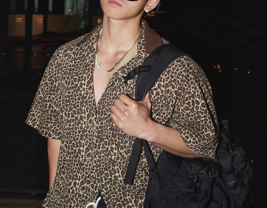 

Leopard Print Short-sleeved Shirt Men's 2026 Summer New Trendy Brand Loose Five-quarter-sleeved Shirt