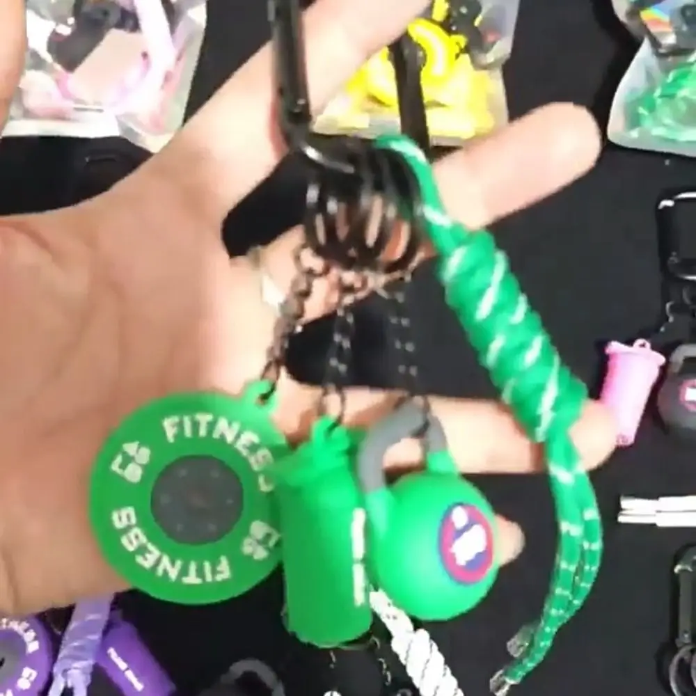 

Mini Barbell Plates Key Chain Rectangular Buckle Water Cups Simulation Dumbbells Keyring Bag Charm Creative