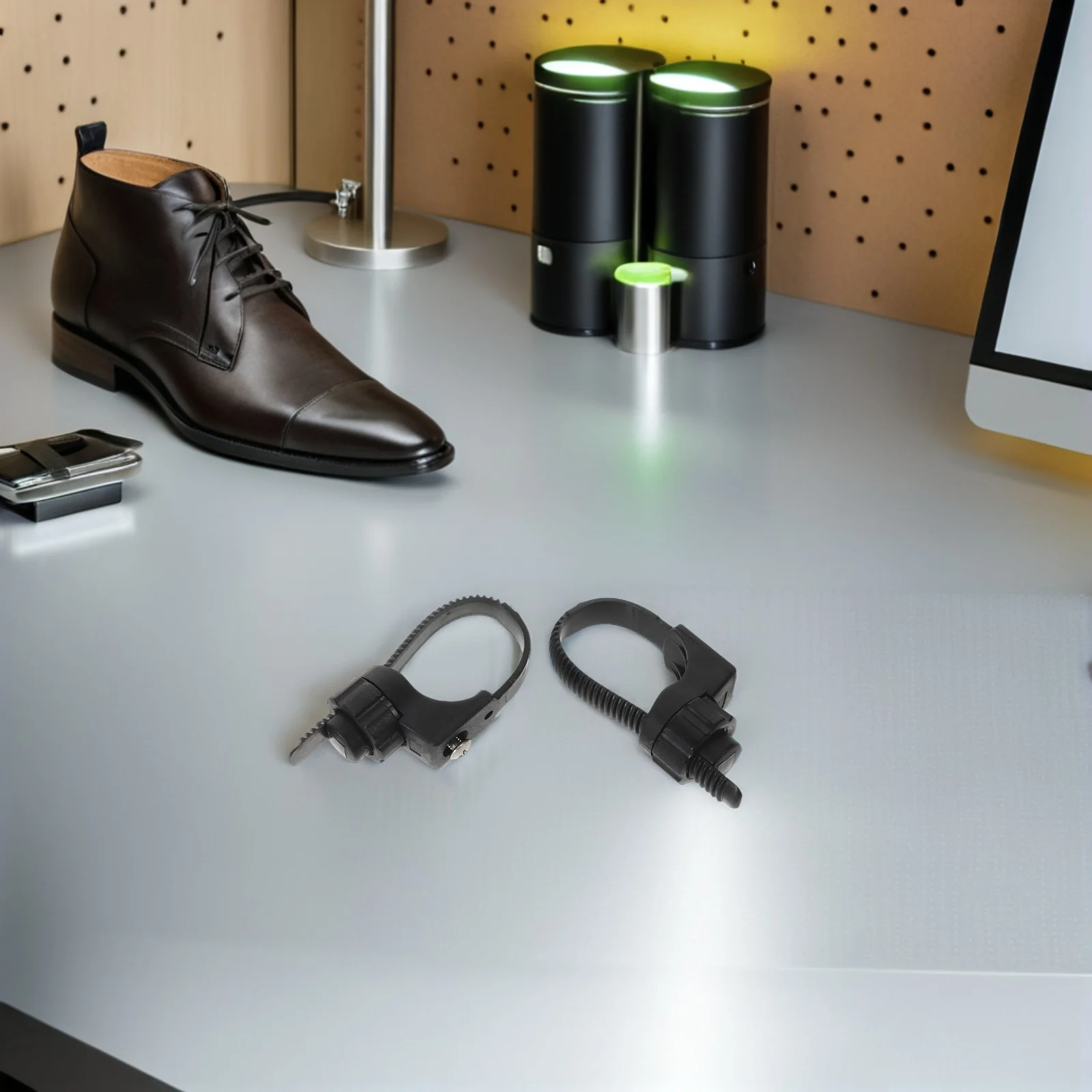 

1Pair Bike Fork Clamp Bicycle Mudguard Installation Mount Bracket Clamp for Mountain and Road Cycling Repair Fork Mount for Bike