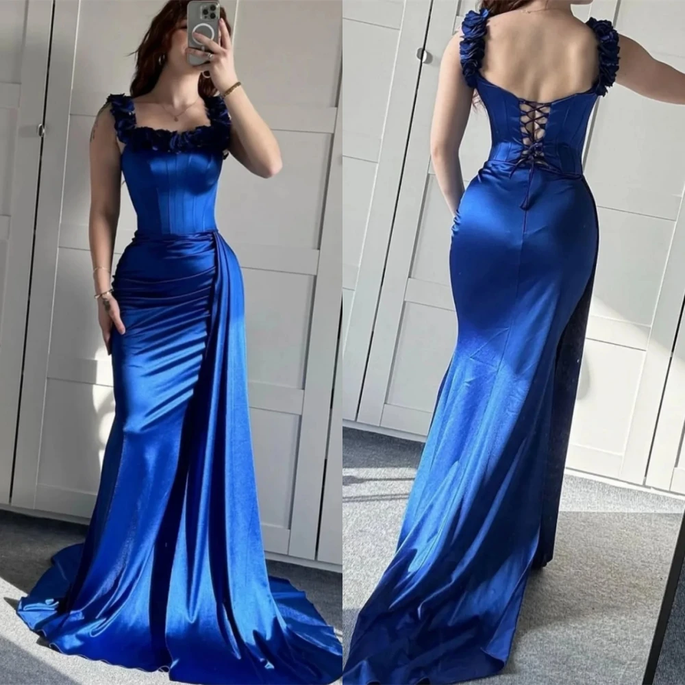 Maßgeschneidertes elegantes trägerloses Abendkleid aus Satin, exquisite Meerjungfrau-Abschlussballkleider, hochwertige Blumen, Kleider für besondere Anlässe