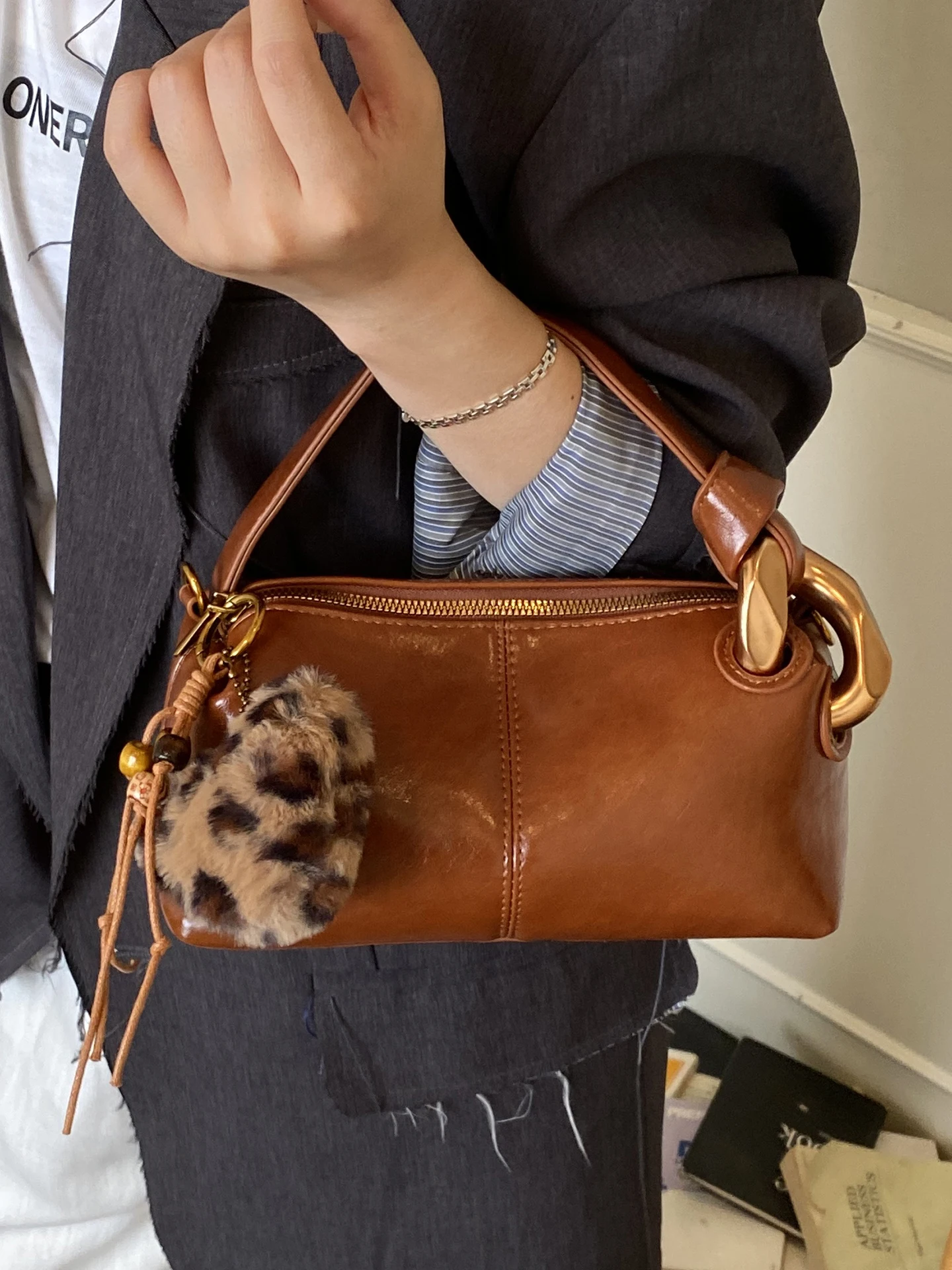 

Винтажная женская сумка из искусственной замши, бродяги, осенне-зимние сумки через плечо, роскошный брендовый дизайн, сумки и кошелек для женщин