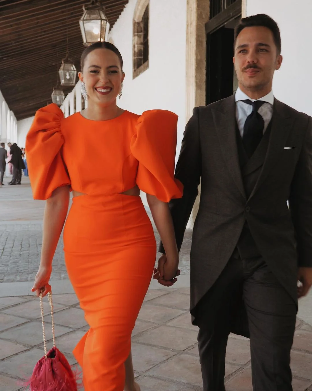 Vestido de satén naranja de media manga para mujer, vestidos de fiesta formales con cuello redondo, vestido de noche hasta el té plisado, vestido de fiesta de regreso a casa de sirena