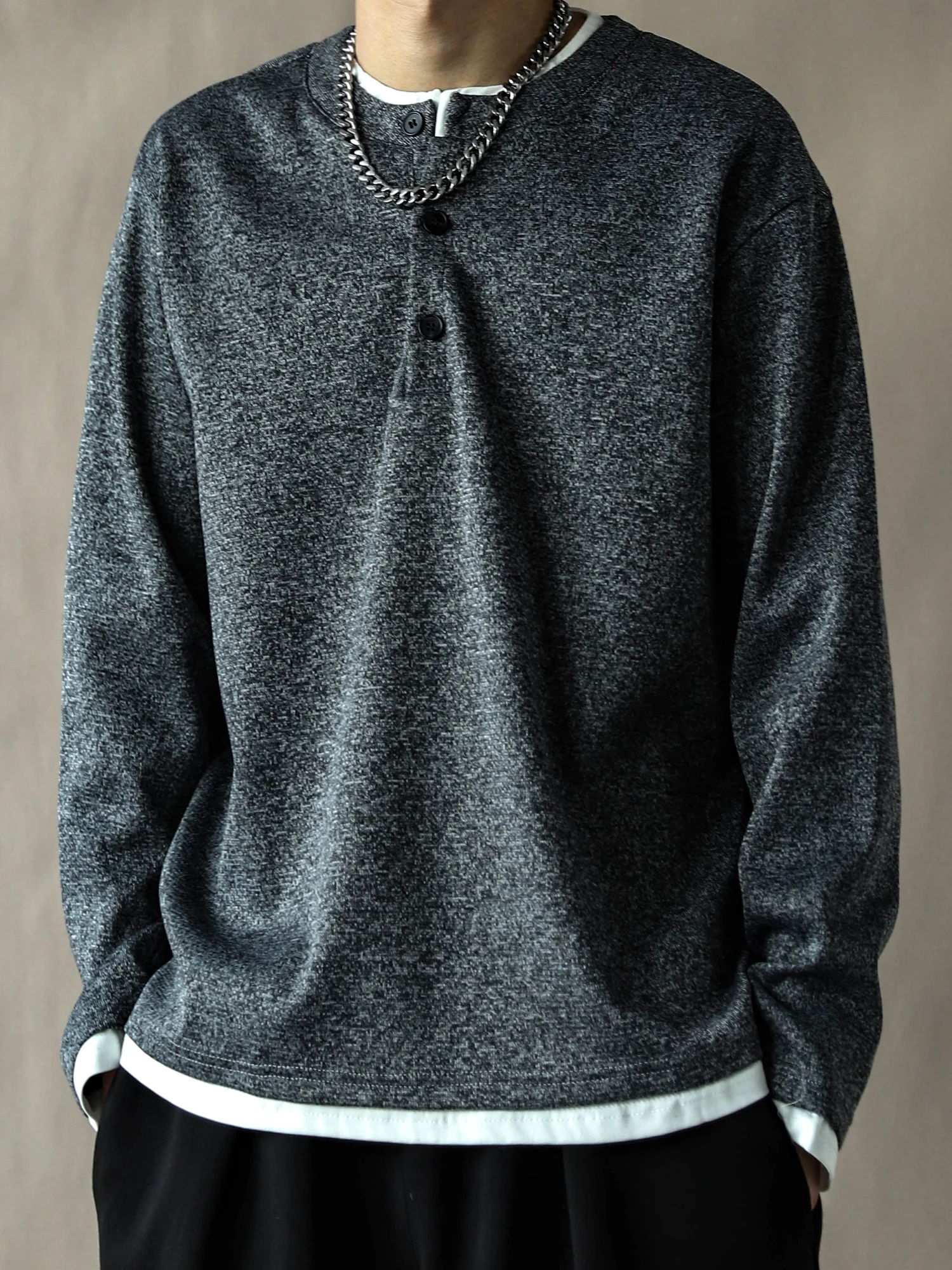 

Мужской свитшот в американском ретро-стиле с воротником «Генри», имитация двухслойности, свободный крой, длинный рукав, модный бренд Haome, темно-серый, весенний.