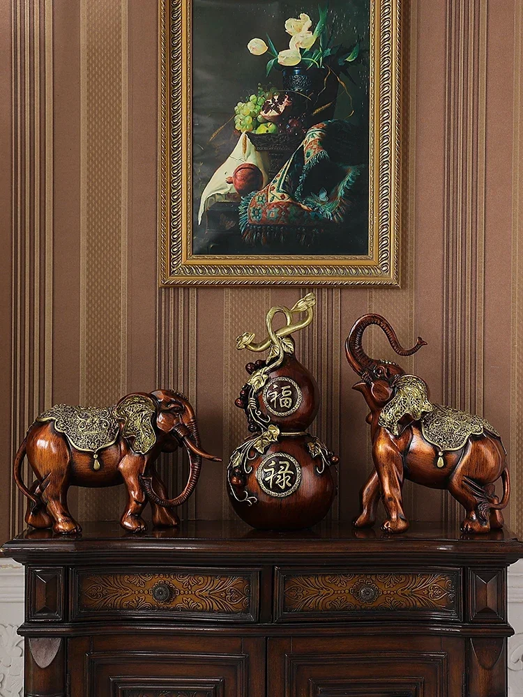 Elephant ornaments, gourds, attracting wealth, European style luxury living room, foyer, wine cabinet, high-end handicrafts