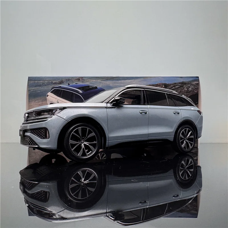 

1:18 VW Tavendor SUV Alloy Car Model Diecasts Metal Off-road Vehicles Car Model Simulation Collection Childrens Gifts Decoration