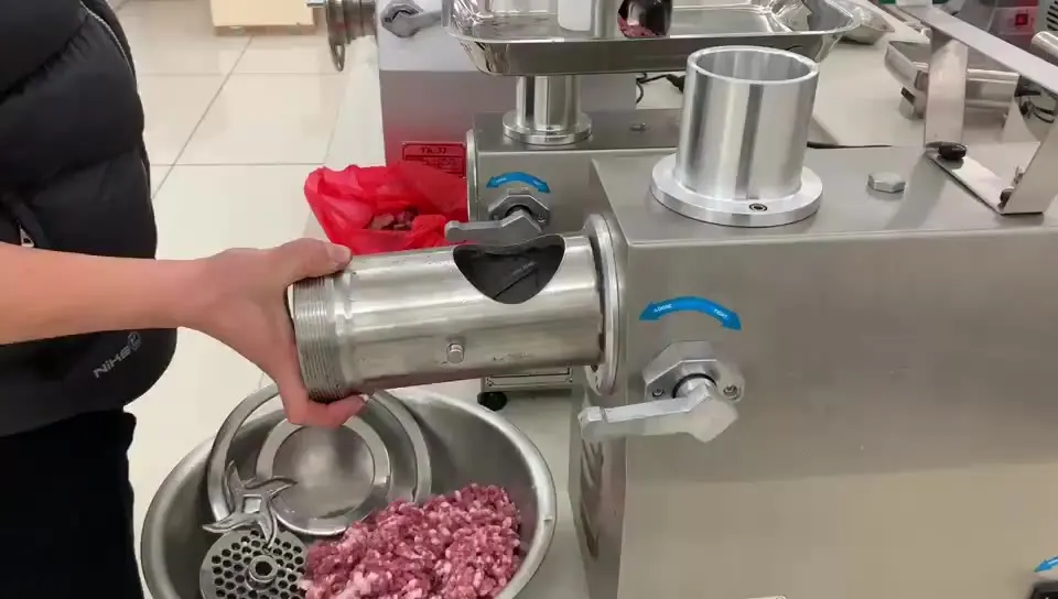 Powerful Meat Mincer Machine with Engine Motor Pump Bearing Core Components