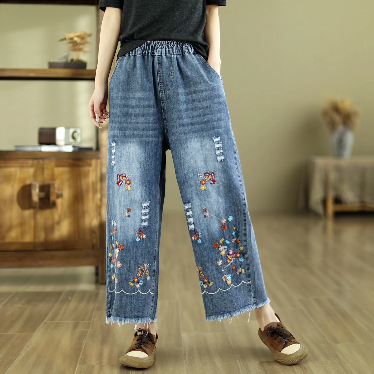 

Aricaca Flower Embroidery Fashion Denim Harem Pants Women Loose High Waist Wide Leg Trousers