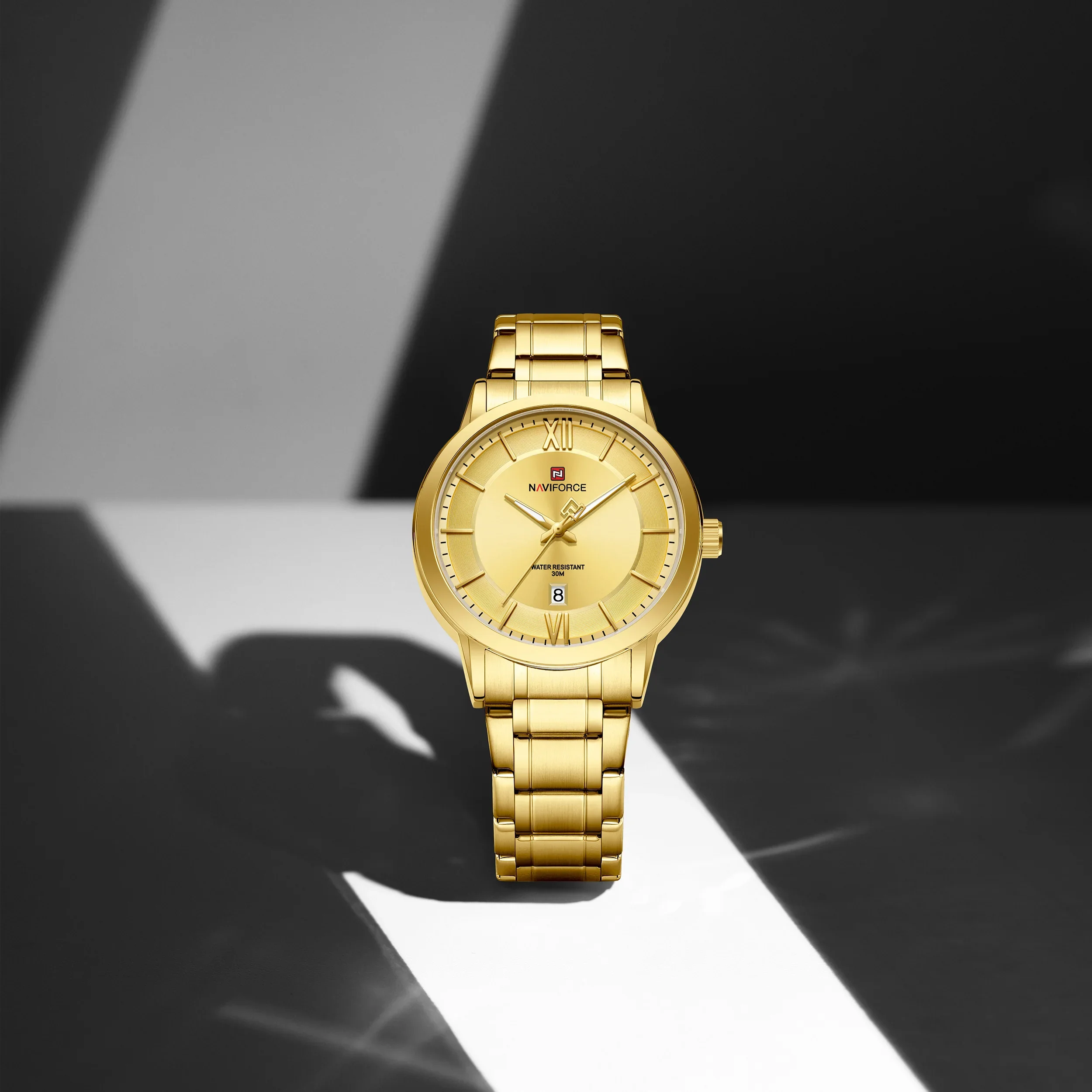ساعة كوارتز رجالية فاخرة من NAVIFORCE NF9254 مع تقويم أنيق وحزام فولاذي مضيء مقاوم للماء وساعات عمل أنيقة