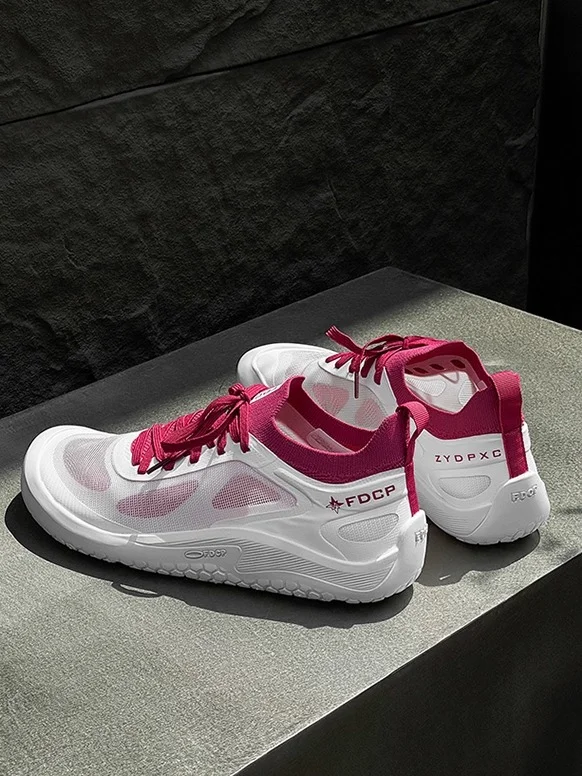 

New 2025 Breathable Running Shoes Outdoor Sneakers for Men and Women Lightweight Shoes for Couples Comfortable Sneakers