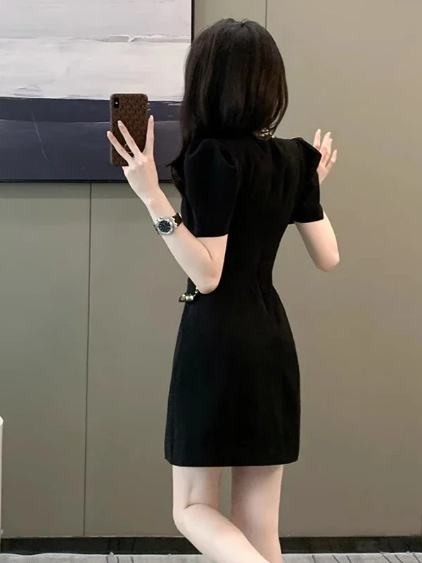 프랑스어 아름다운 밝은 실크 가장자리 검은 짧은 드레스 스키니 슬림 맞는 우아한 사무실 레이디 드레스 여름 퍼프 슬리브 스퀘어 칼라