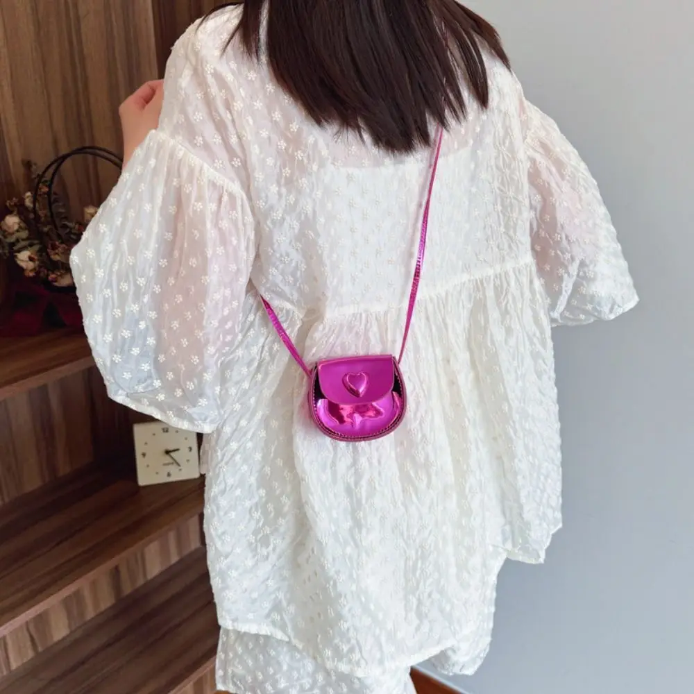 Cute Compact Size Mini Crossbody Bag Adjustable Heart Kids Shoulder Bag Lightweight Shiny Finish Heart Purse For Girls Woman