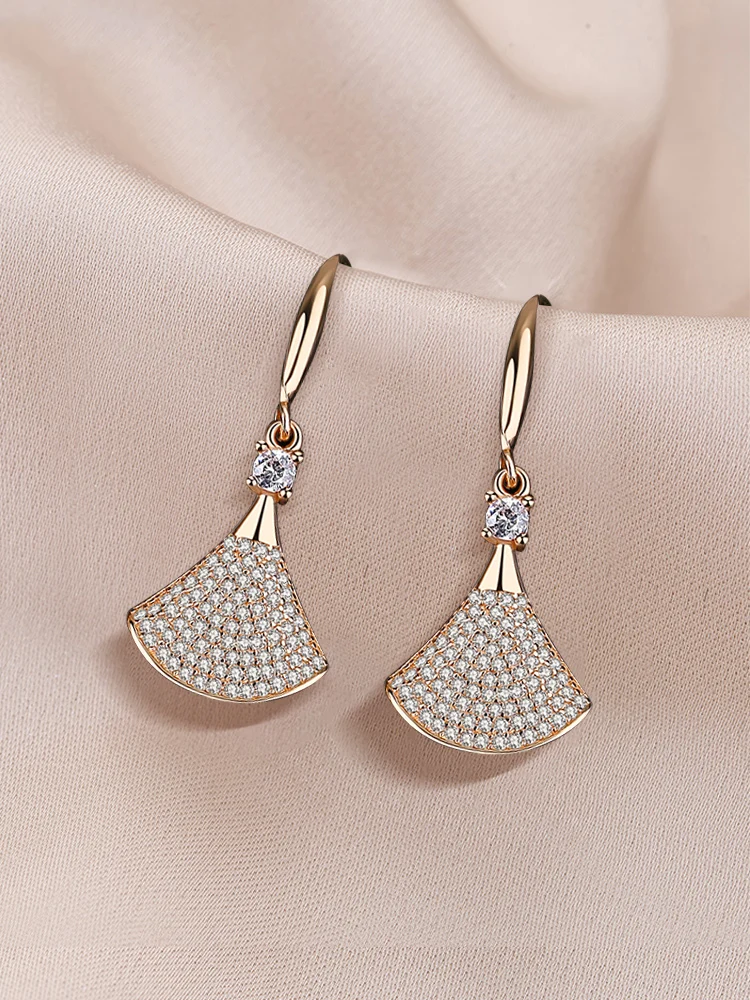 

New trendy temperament stud earrings light luxury niche design high-end summer earrings