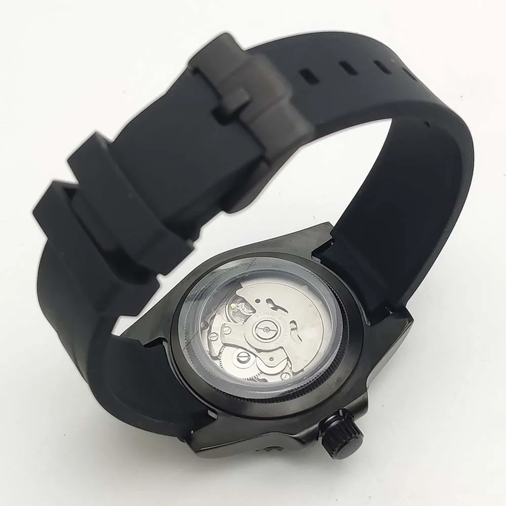 Zwarte aseptische wijzerplaat keramische bezel NH35 automatisch horloge waterdicht saffierglas rubberen band duikhorloge