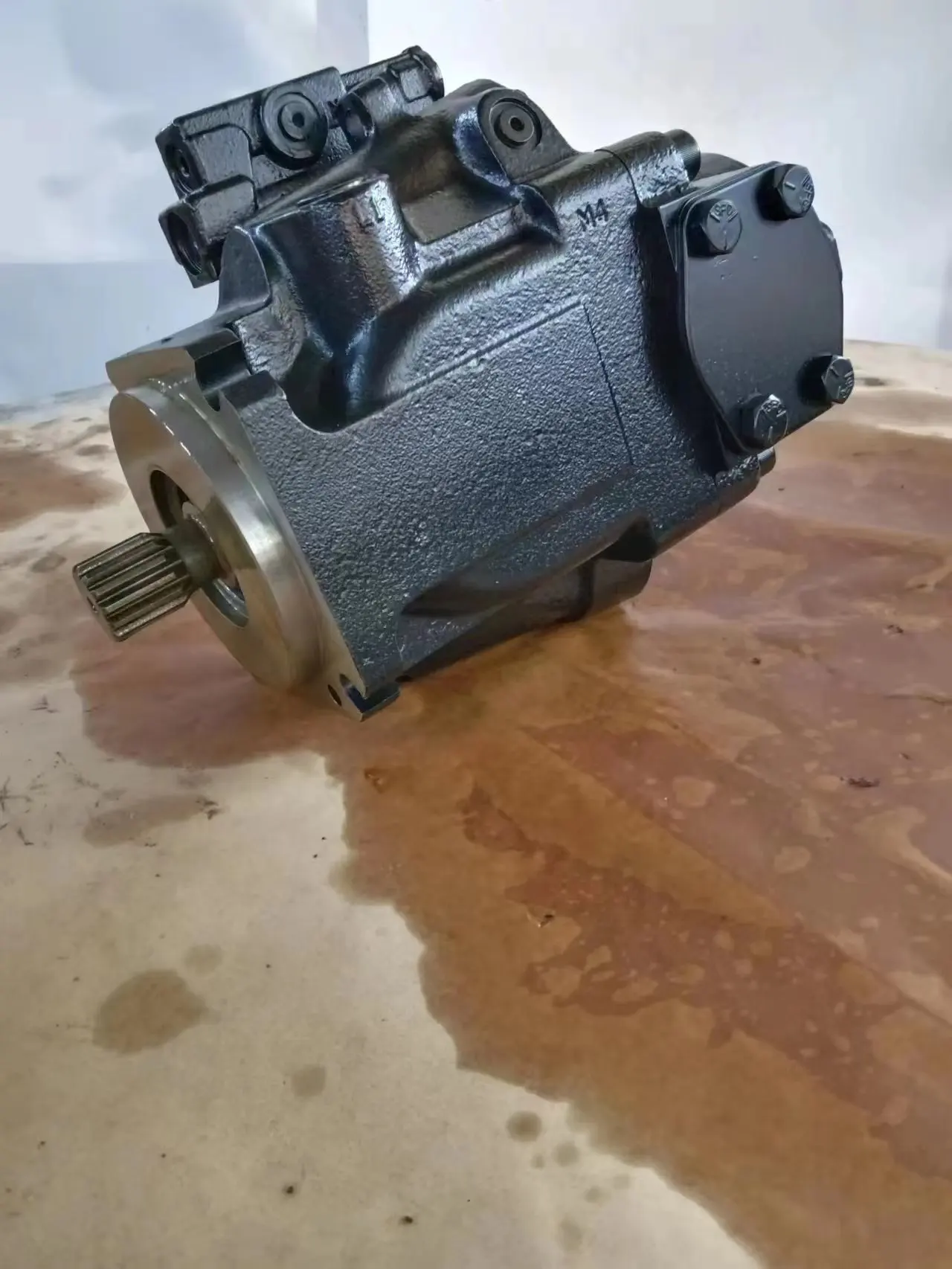 Original sauer Dan-foss 90/45  hydraulic piston pump AT302661 83006780 For Vo-lvo Dynapac Cat Machine