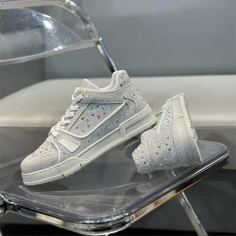 

Новые мужские повседневные кроссовки с низким верхом, шипами, мягкой подошвой, дышащие, с функцией противоскольжения для занятий спортом 8