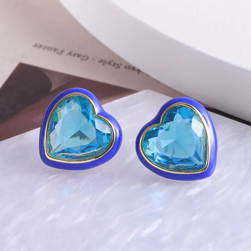 Nuovo temperamento smalto dolce che gocciola smalto scintillante colore Zirconia tridimensionale amore cuore orecchini cuore pesca per le donne