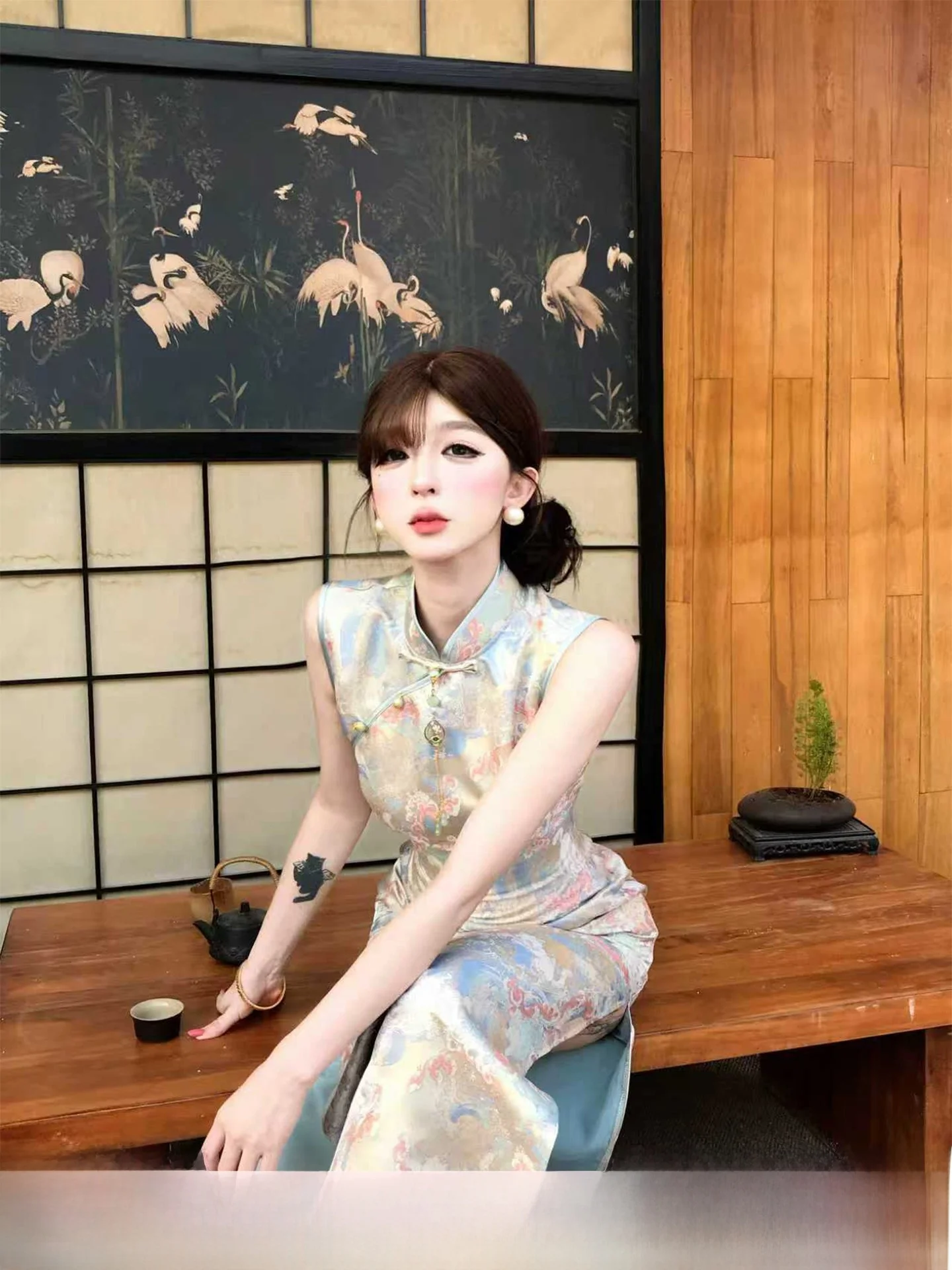 

Slim Fit Svel Qipao Waist Cinched Body a Cloud Design Faionable Daily Wear Polyester Fabric