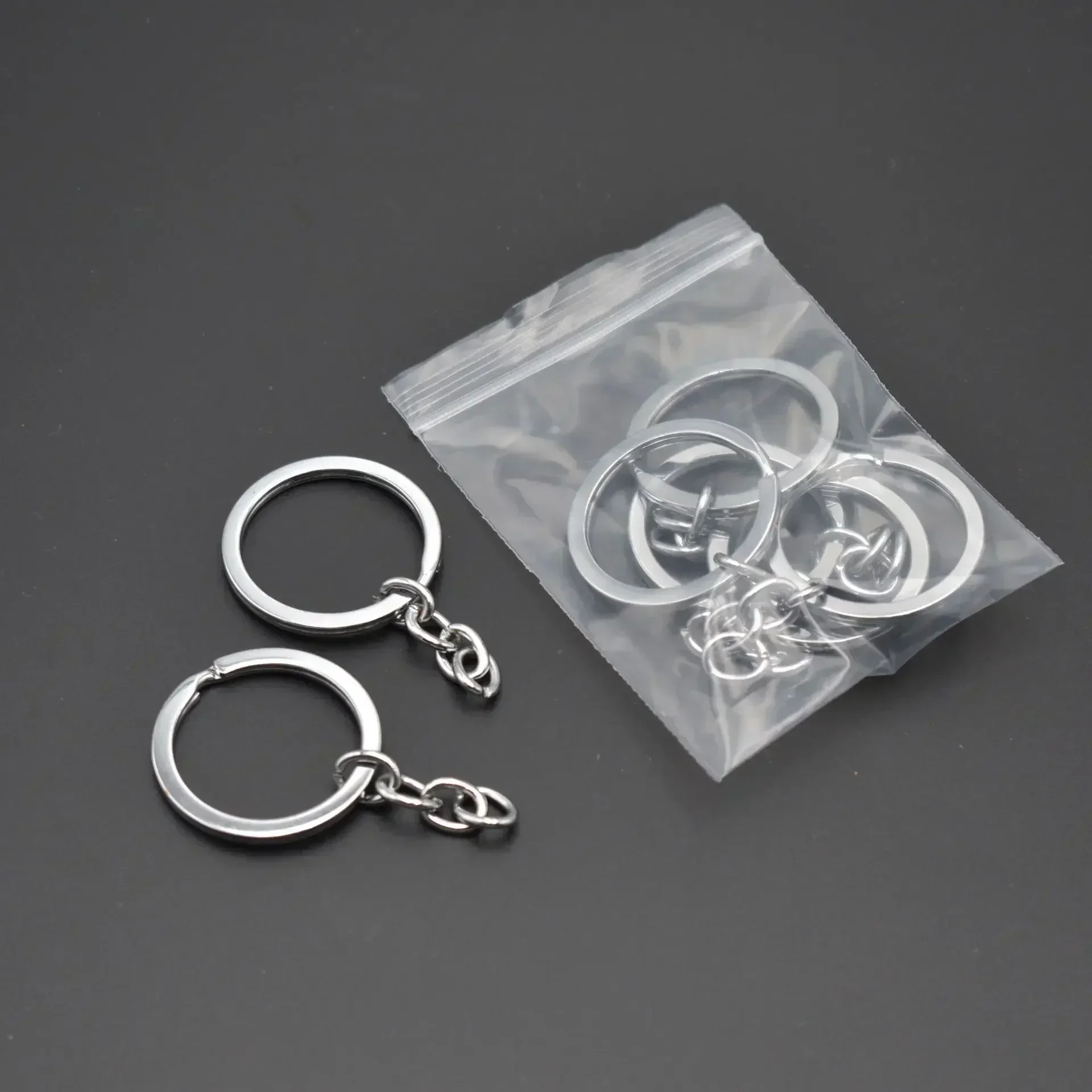 Versilberter Metall-Schlüsselanhänger mit Splitring, Schlüsselhalter für Damen und Herren, DIY Schlüsselketten, Schlüsselring 2027 – Detail 2