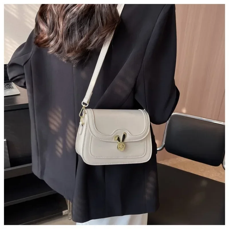 2023 tendencia de moda nuevo bolso de mujer de alta calidad nicho bolso de hombro tipo bandolera estilo caliente exquisito Popular pequeño bolso cuadrado