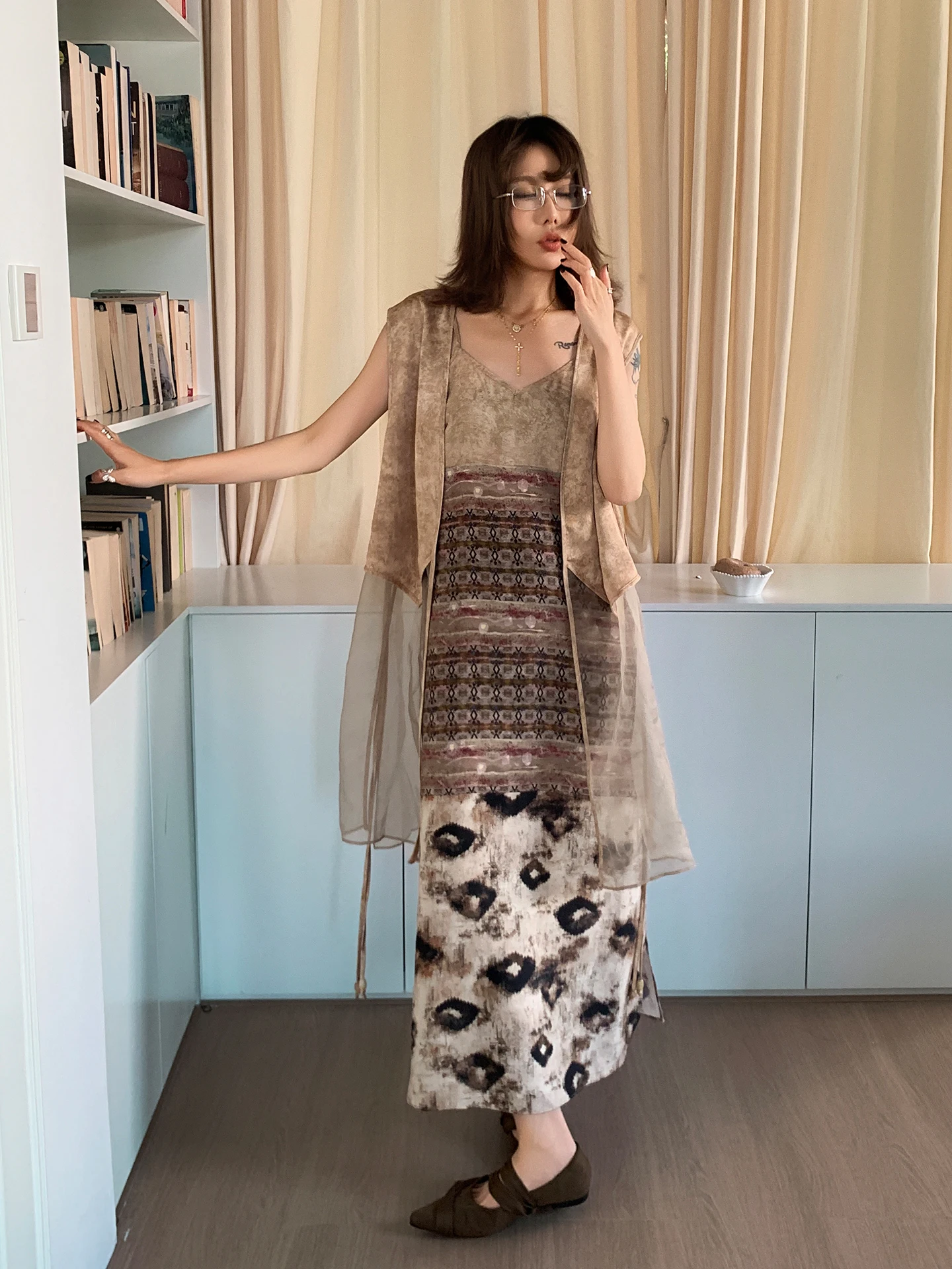 2026 Summer Vintage Print Sleeveless Dress Mesh Splice Tank Top And Shoulder Shawl Two-Piece Fashion Set Women's Clothing
