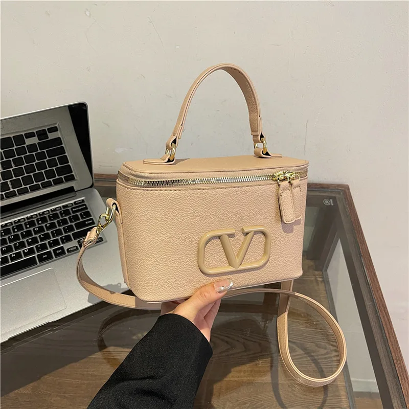 

Текстурированная сумка для фотоаппарата весны 2025 года, модная женская сумка через плечо и через плечо. Популярный в этом году минималистский кошелек