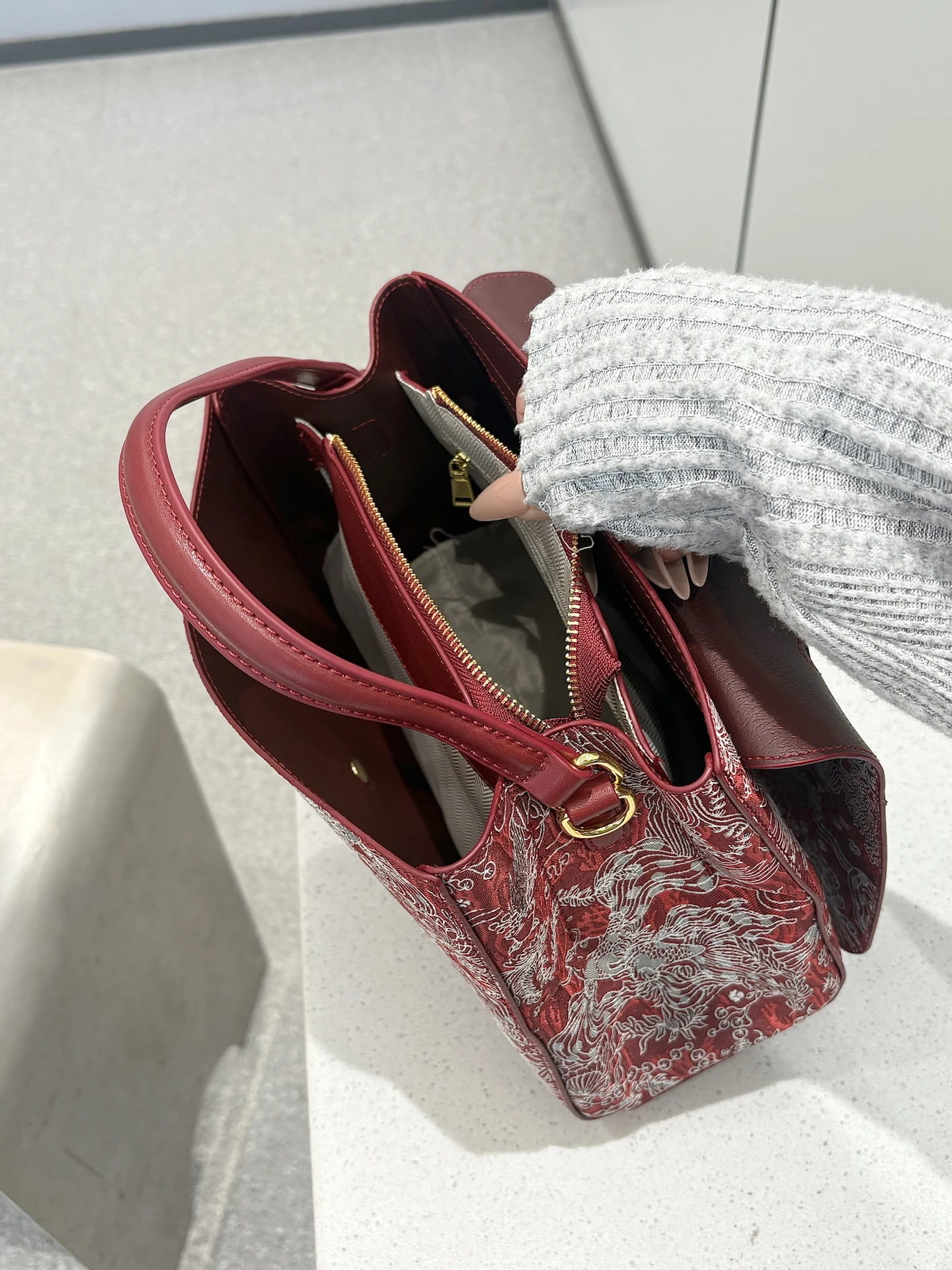 amiciyah-women's-large-capacity-floral-embroidery-handbag-commuter-bag-red-ciyah-fashionable-elegant-handbag-2025-new-model