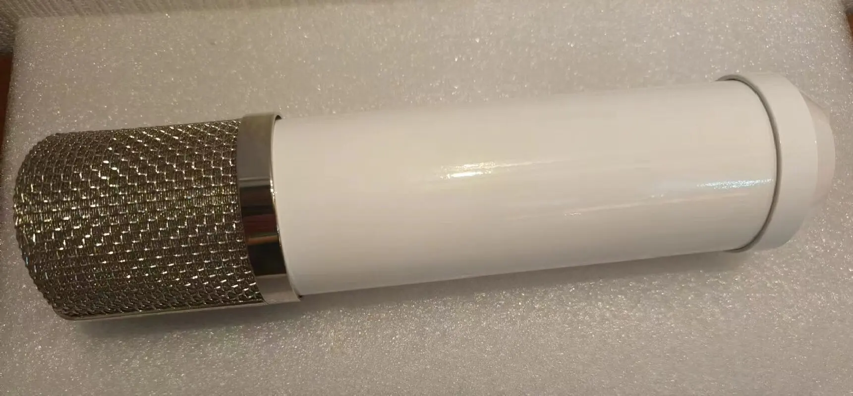 251 جسم ميكروفون من أجزاء صوت جسم الميكروفون باللون الأبيض، ميكروفون K49