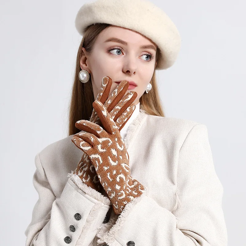 Fashion Winter Plus Velvet Thick Leopard Print Touch Screen Driving Gloves Women Outdoor Full Finger Suede Leather Warm Mittens