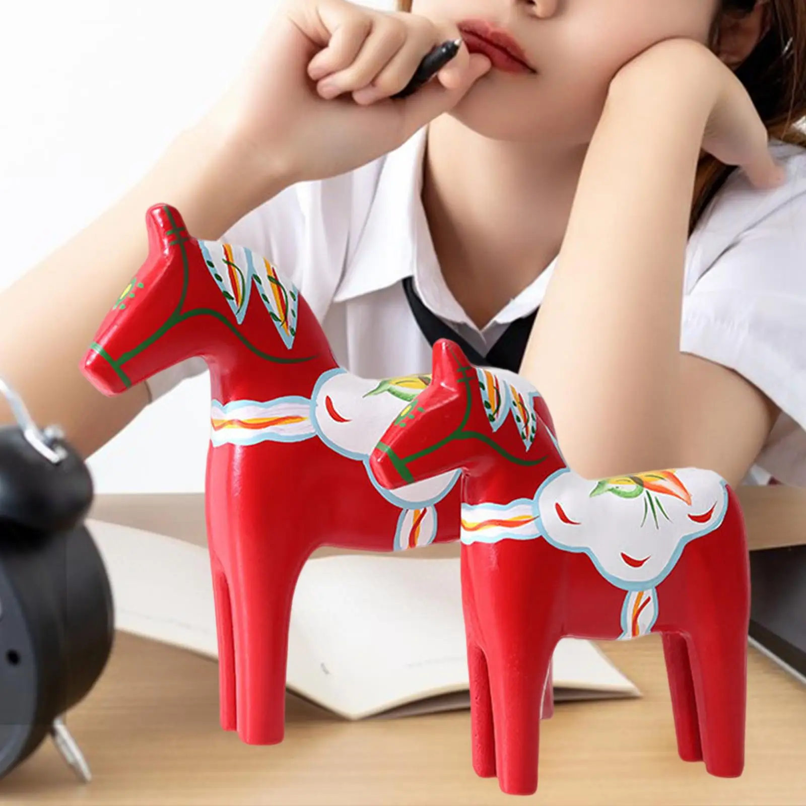 Adorno de caballo Dala de madera pintado a mano, colección de figuras de caballo decorativas nórdicas, decoración del hogar, regalo de inauguración de la casa