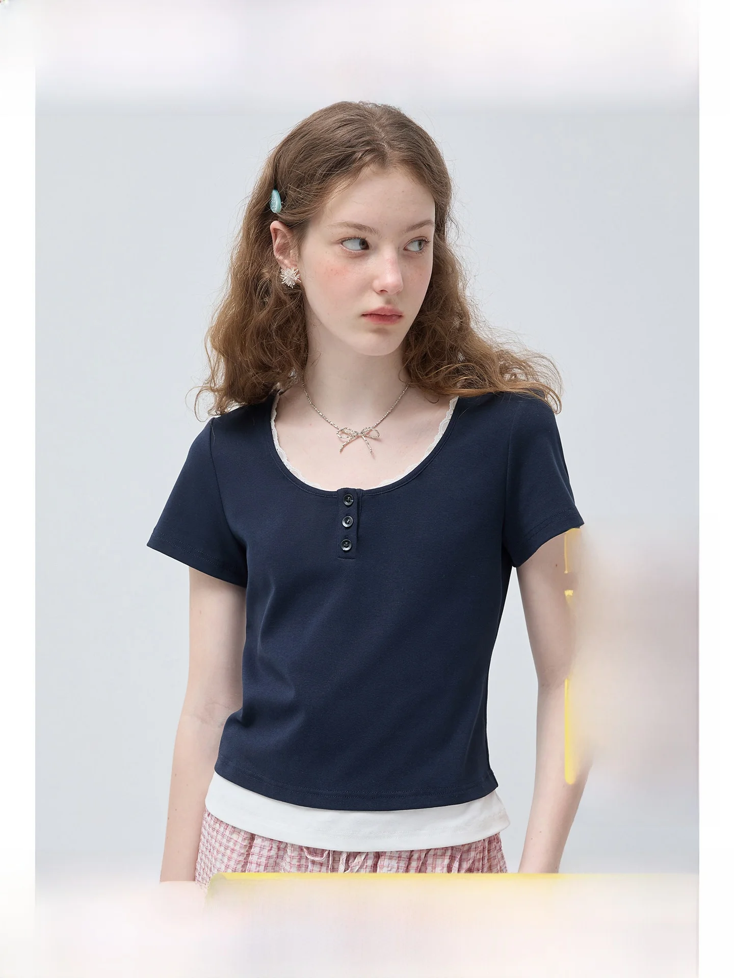 

Женская футболка больших размеров с круглым вырезом и коротким рукавом, простой стиль, приятная к телу, дышащая, летний топ для полных женщин