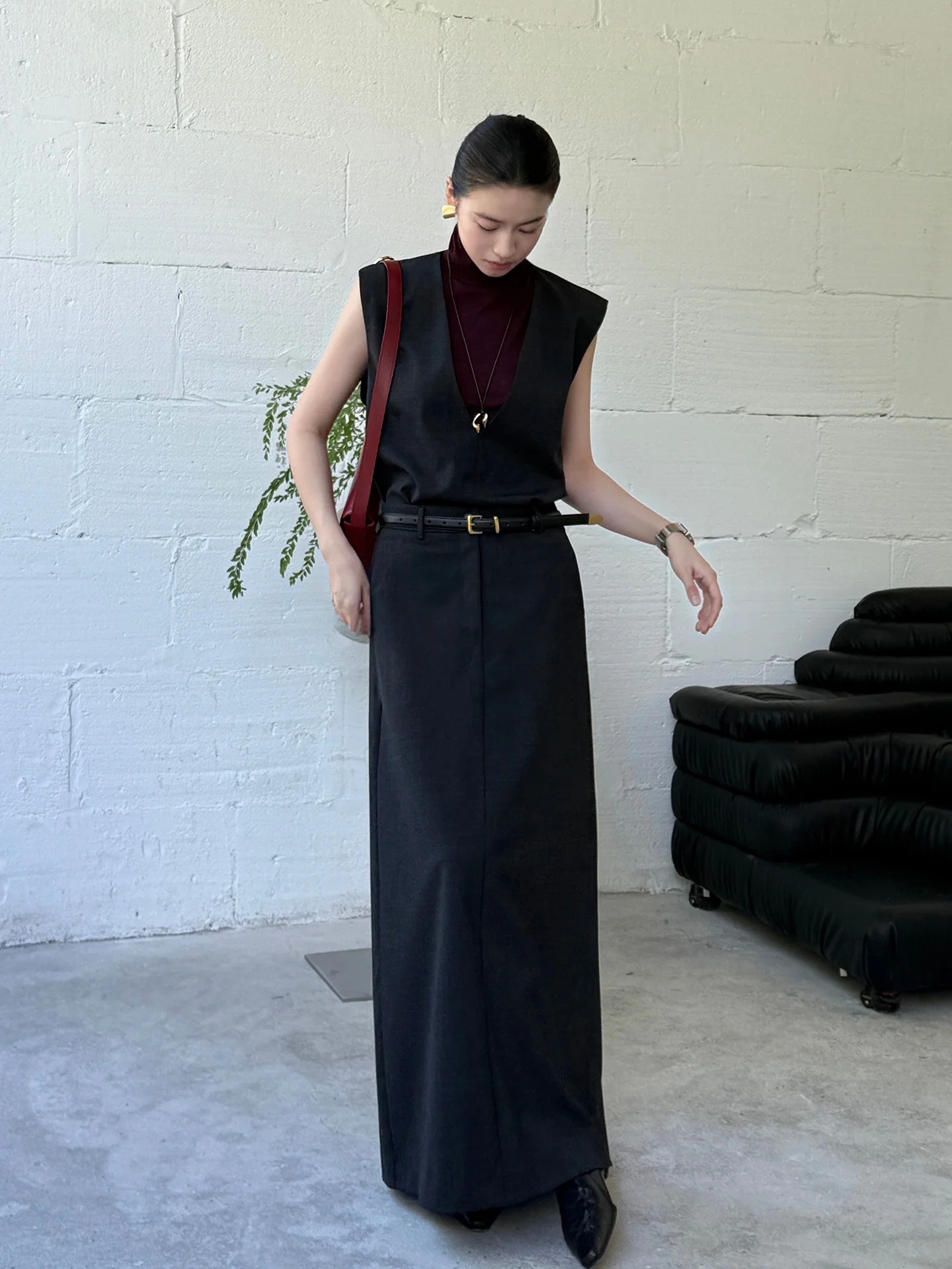 

Jieji Zhang Qi Fashionable Minimalist Woolen Vest And Skirt Set Sleeveless V-Neck High Waist Universal Fit Casual Wear for Women