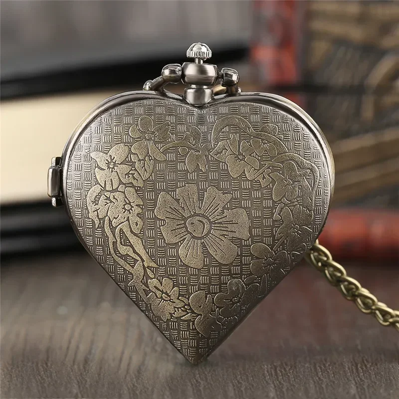 Classic Heart Shape Design Clock Arabic Number Display Quartz Analog Pocket Watch for Women Lady Necklace Chain Timepiece Gifts