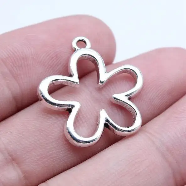 

20pcs 22x23mm Antique Silver Alloy Charm Openwork Flower Pendant EF3691