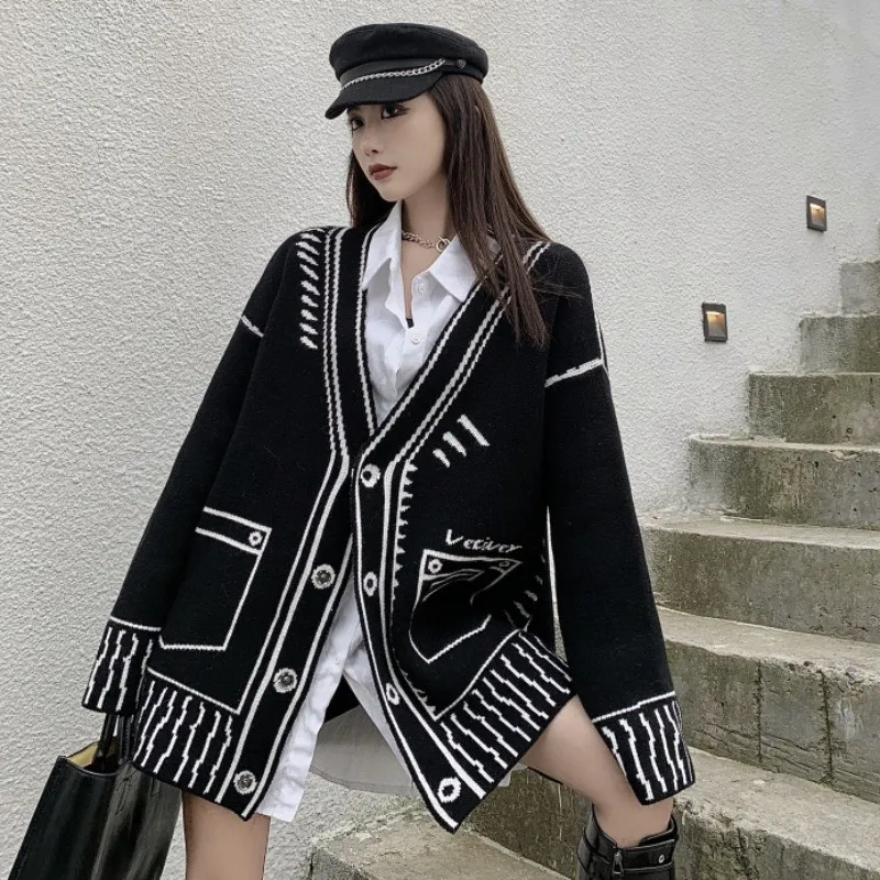 เสื้อคลุมคาร์ดิแกนสีขาวสำหรับผู้หญิง เสื้อคลุมแฟชั่นฤดูใบไม้ร่วงฤดูหนาว ทรงตรง แขนยาว คอวี ติดกระดุม