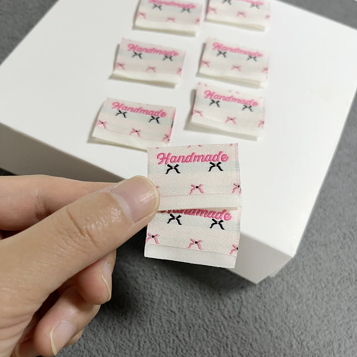 Spot folding  side label, bow handmade clothing woven label，handmade sewing DIY accessories