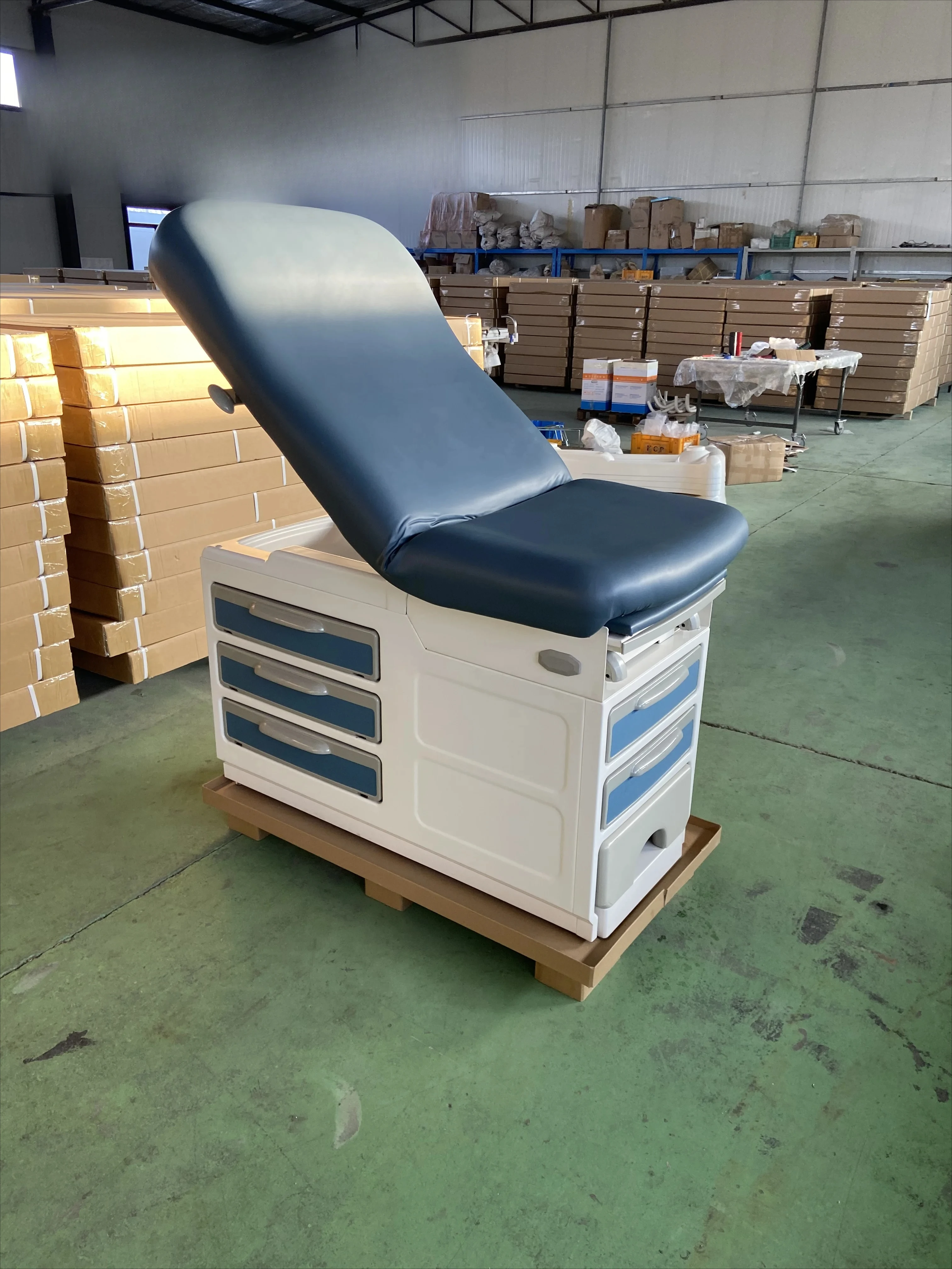 Hospital Equipment Maternity Delivery Bed Gynecology Delivery Bed Gynecological Examining Table