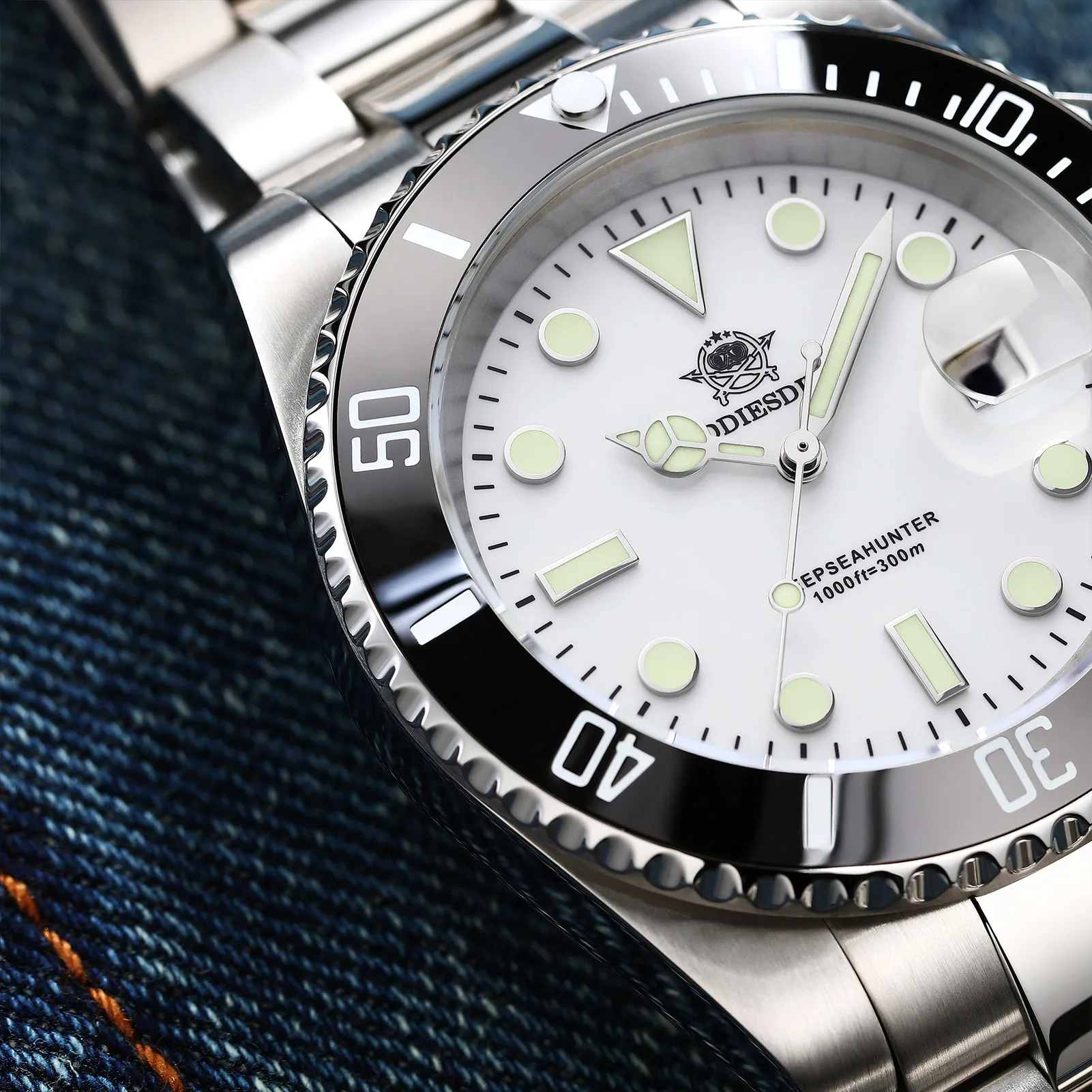 ADDIESDIVE Luxury Quartz Watch Stainless Steel BUSINESS Analog Watches BGW9 Luminous relógio masculino 200m Diving Wristwatches