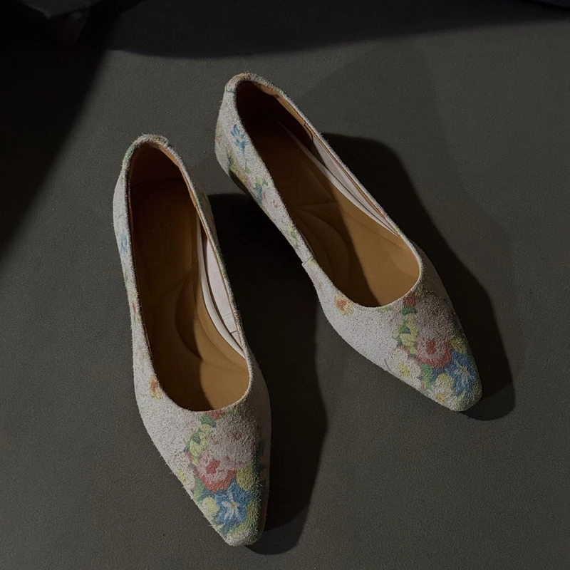 New Vintage Romantic Floral Cow Suede Women Pumps Pointed Toe 2cm Low Block Heel Slip on Leather Shoes Sheepskin Lining Cowhide