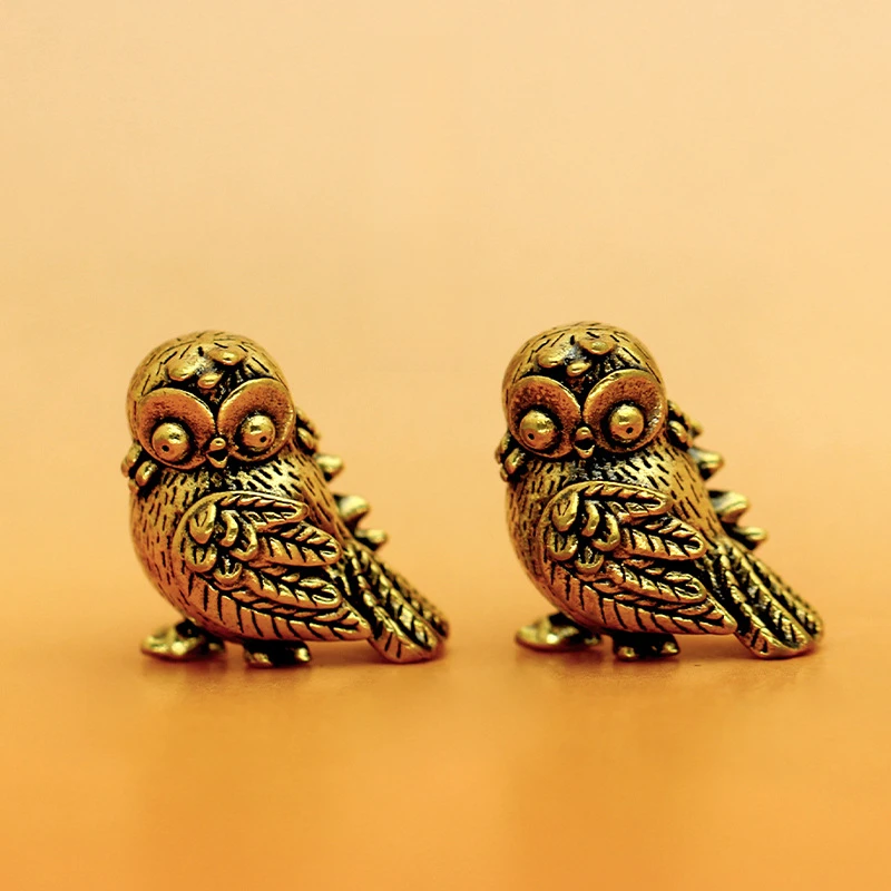 2-Piece Set of Mini Owl-Shaped Ornaments, Small Brass Crafts, Creative Handmade Metal Bird Figurines, Stylish Home Decor, Unique Office Desk Decorations