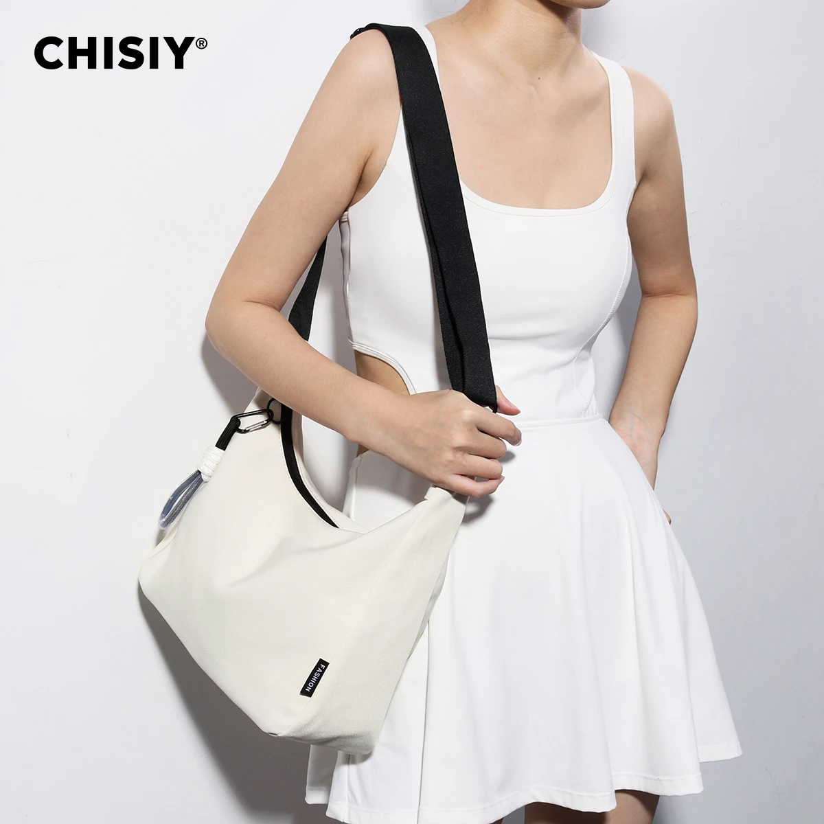 CHISIY original handmade super cool Japanese splicing white crossbody bag suitable for female college students\' fitness exercise