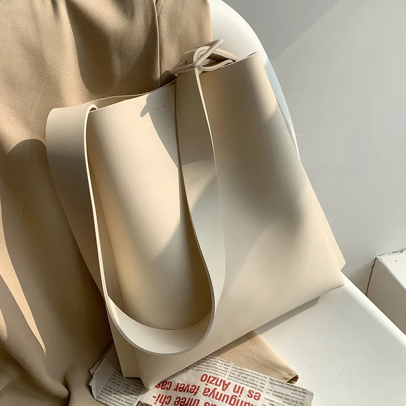 

Tote Bag Women's Retro Soft Leather Underarm Bags 2023 New Autumn Winter Large Capacity Commute Bucket Shoulder Bags Trend