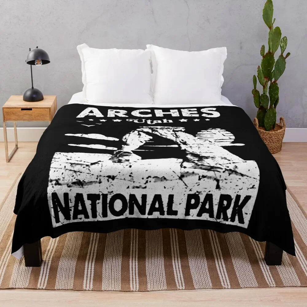 

Arches National Park , Delicate Arch Vintage Utah Gift Throw Blanket Comforter Decorative Throw for sofa Plaid Blankets