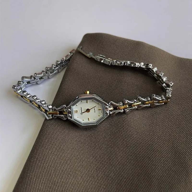 

2024 Vintage Lucky Small Square Dial Retro Ladies Watch Gold and Silver Women's Bracelet Waterproof Clock Gift for Women