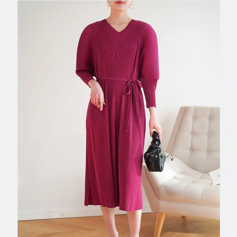 

Pleats Pleated Dress 2025 Early Spring New Solid Color Slim Long Dress French Casual Temperament Commuter Lantern Sleeve Dresses