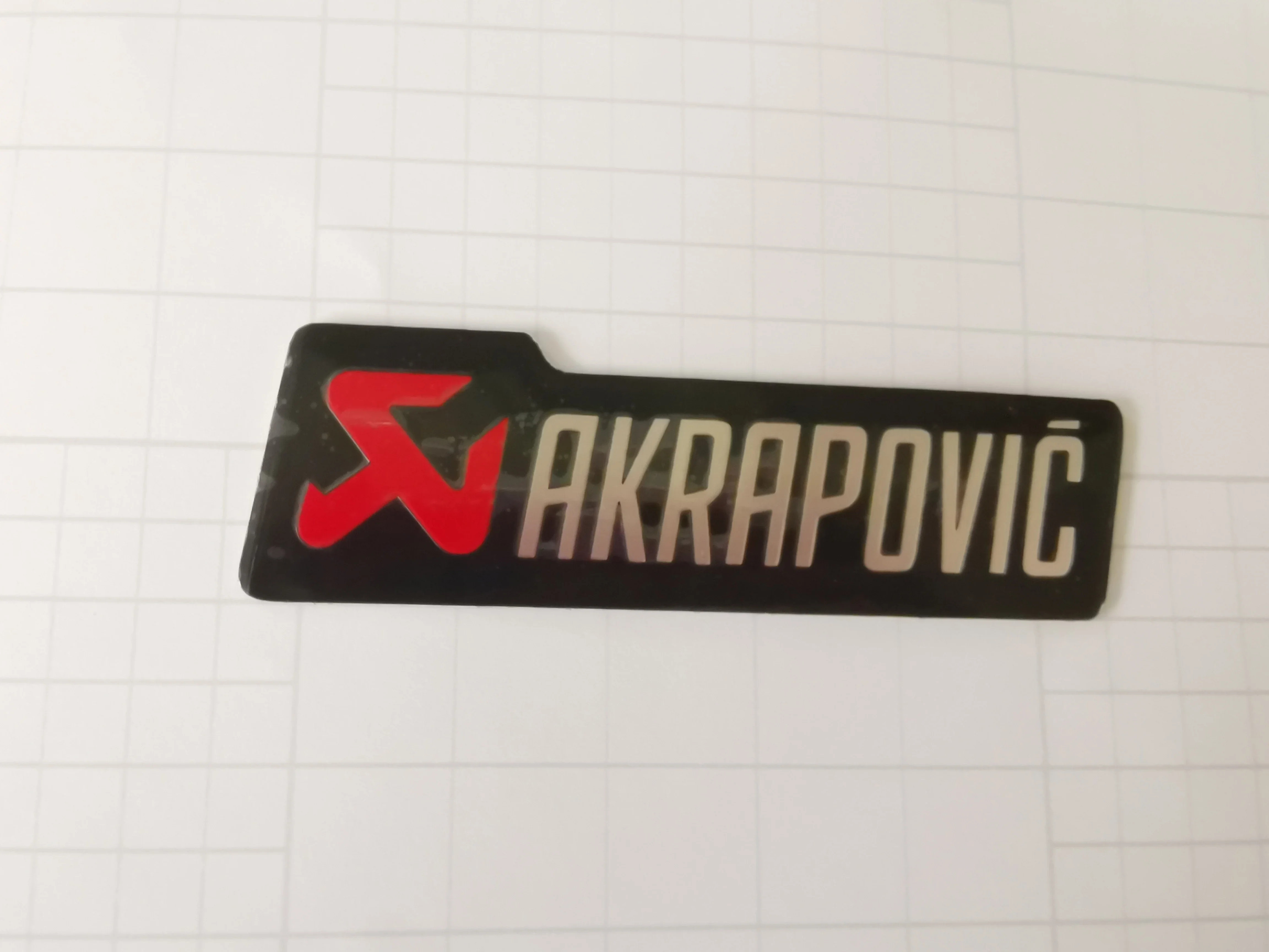 ملصقات ثلاثية الأبعاد للدراجات النارية من الألومنيوم ، ملصق لعادم Akrapovic ، كاتم الصوت ، السيارة ، زخرفة الدراجات النارية ، شعار الشارة ، ملصقات الوفير ، الملصقات