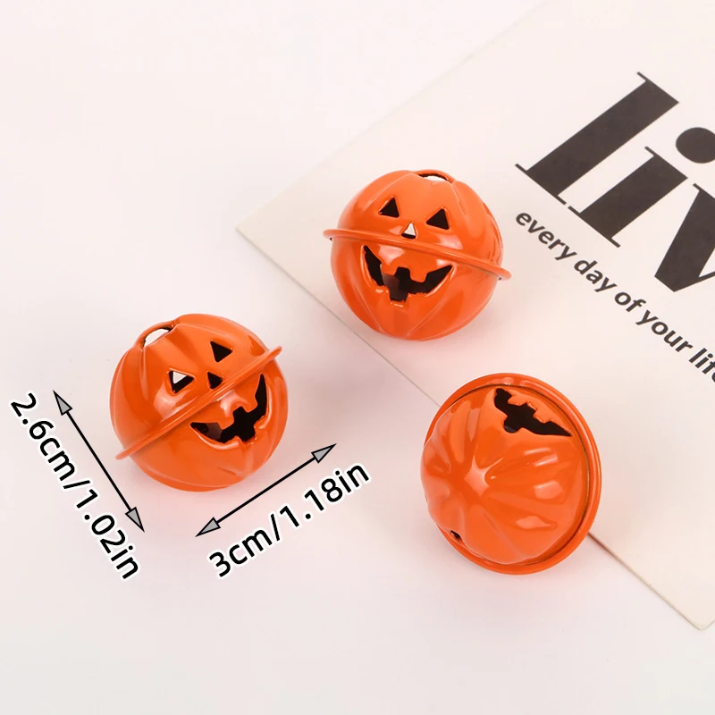Halloween-Eisenglocken, 3/4 cm, gruselige Kürbis-Dekorationen für Zuhause, Party, Kinder, Geschenke, Haustiere, hängender Anhänger, 5–30 Stück – Detail 6