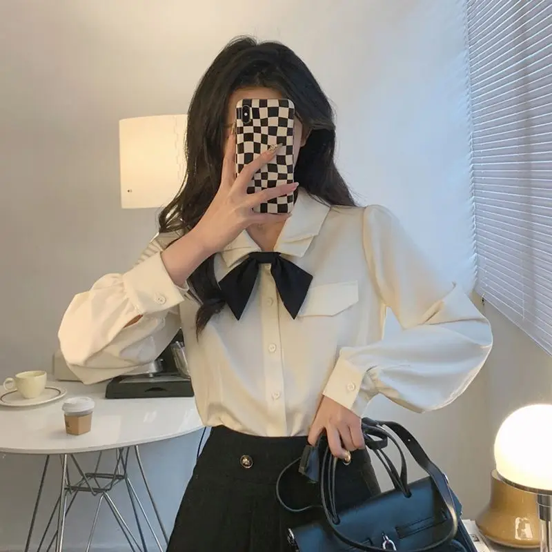 Bow Tie Shirt Women's New Style Niche Design Base Shirt Commuter Interior Sweet Top